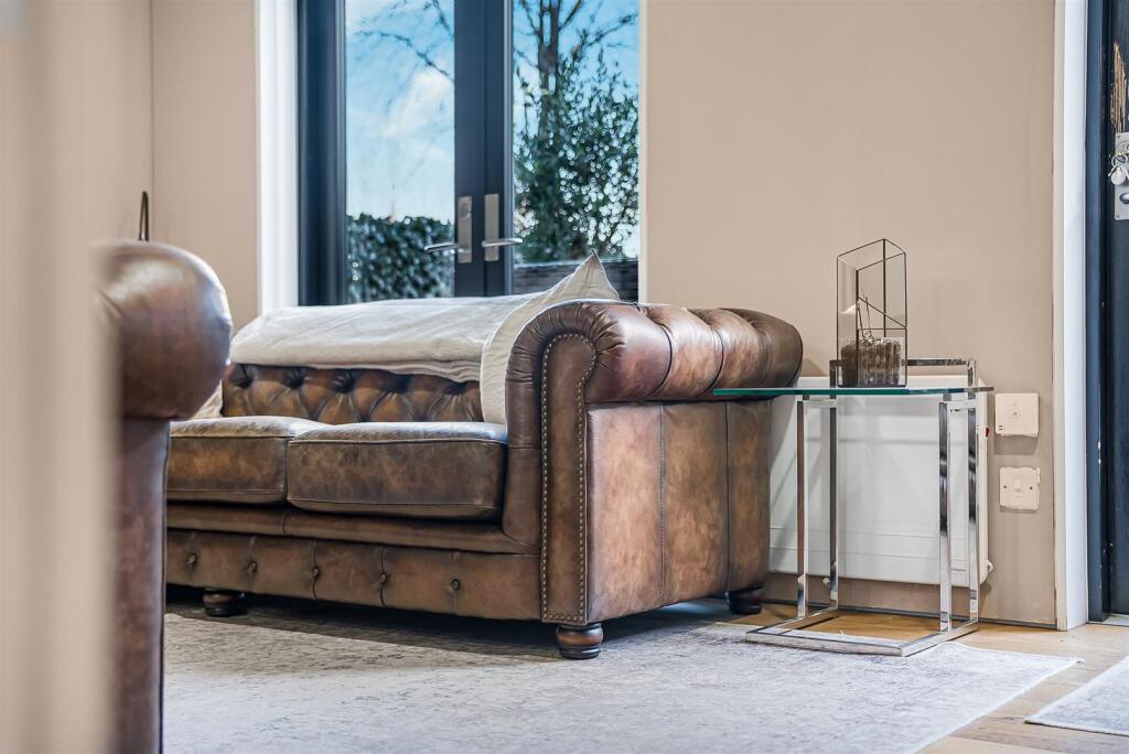 5 bedroom townhouse for sale in Senior Lane, Salford, M3